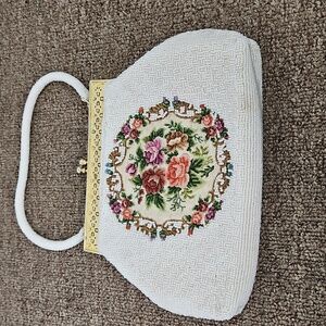 Vintage Needlepoint Petit Point Tapestry Framed Kiss-lock Beaded White Bag 7x9